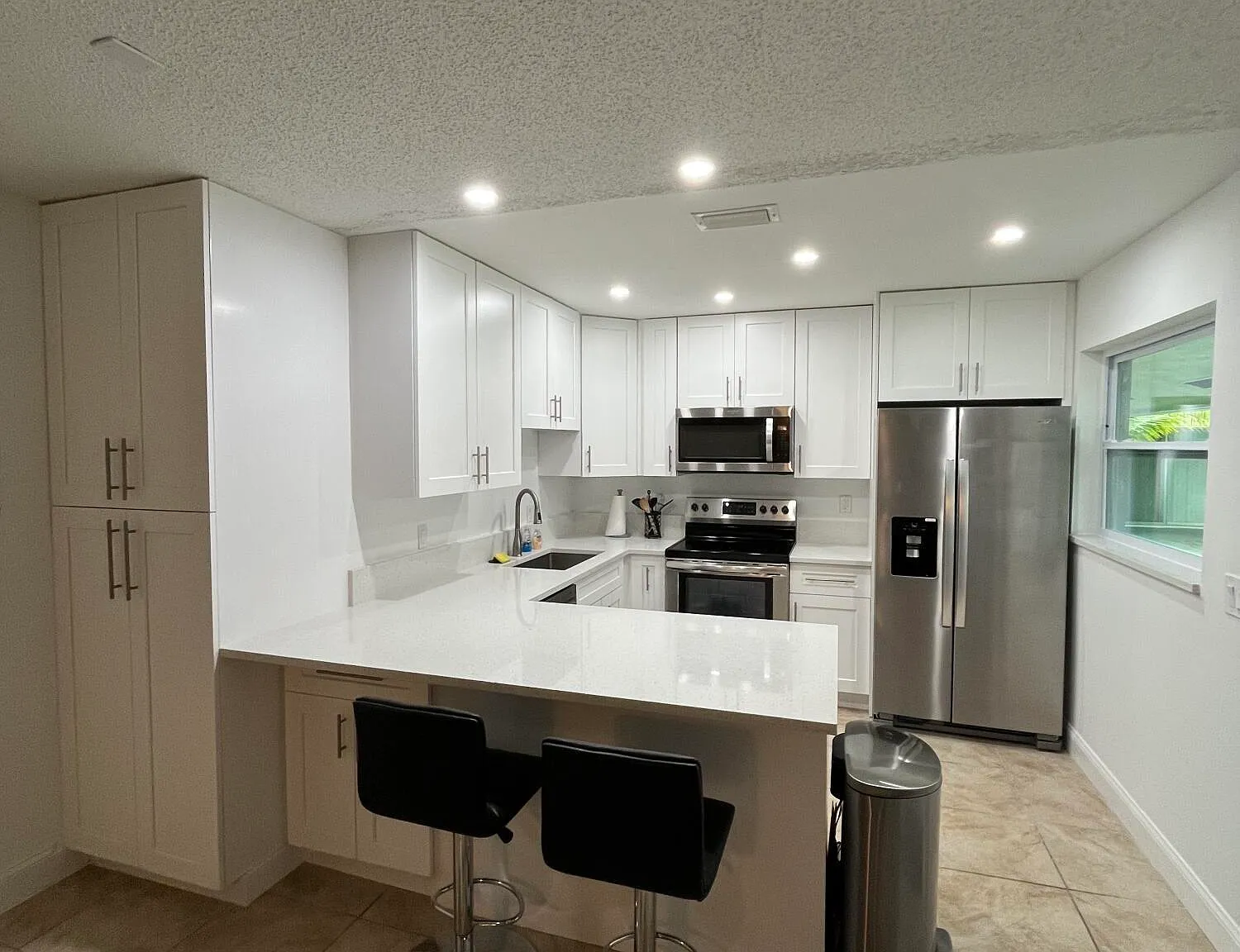 2 bed, 1.0 bath, 864 sqft, $2,150 — Photo 1