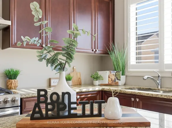 21 McCabe Ln, New Tecumseth, ON L0G 1W0