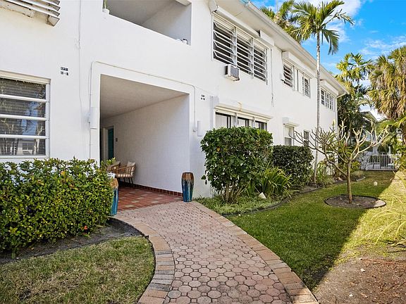 4th image of 625 Orton Avenue #18