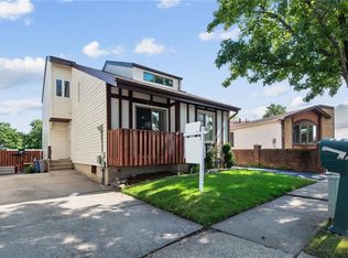 270 Green Valley Rd, Staten Island, NY 10312