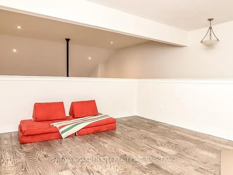 55 Kline Cres — Photo 13