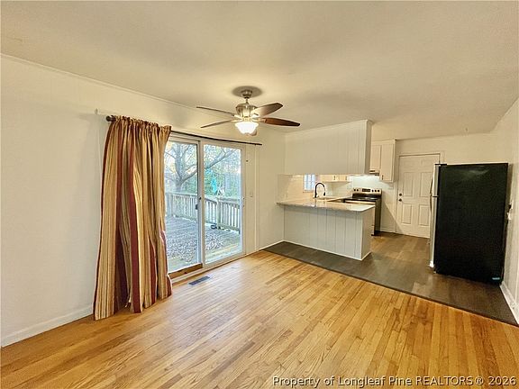 5th image of 3522 Thomas Ave