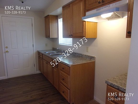 3rd image of 530 W Pennsylvania Dr #B