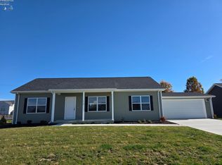 319 Caleb Dr, Fremont, OH 43420