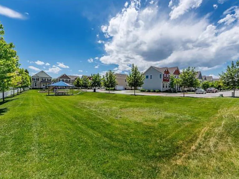 1587 W Kingsbarn Way — Photo 21