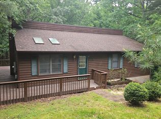 202 Greenbriar Cir, Cross Junction, VA 22625