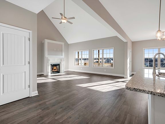 4th image of 851 Shady Bluff Trl #9