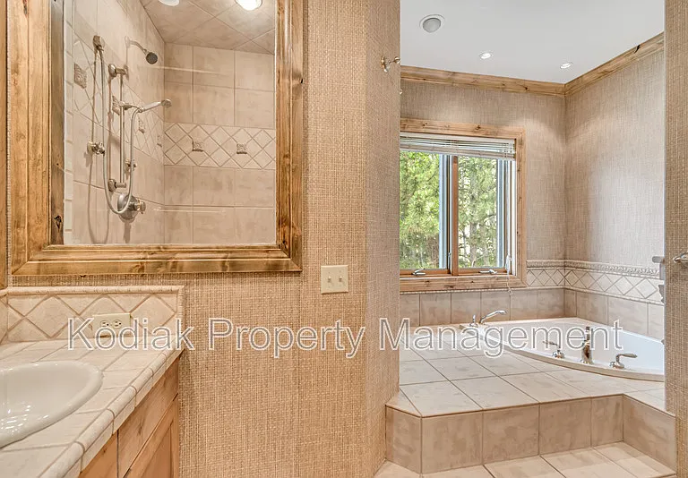 3608 E Crest Mount Cir — Photo 16
