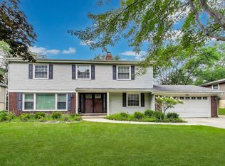 248 Beverly Rd, Barrington, IL 60010