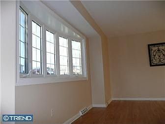 4th image of 15 White Clay Cres