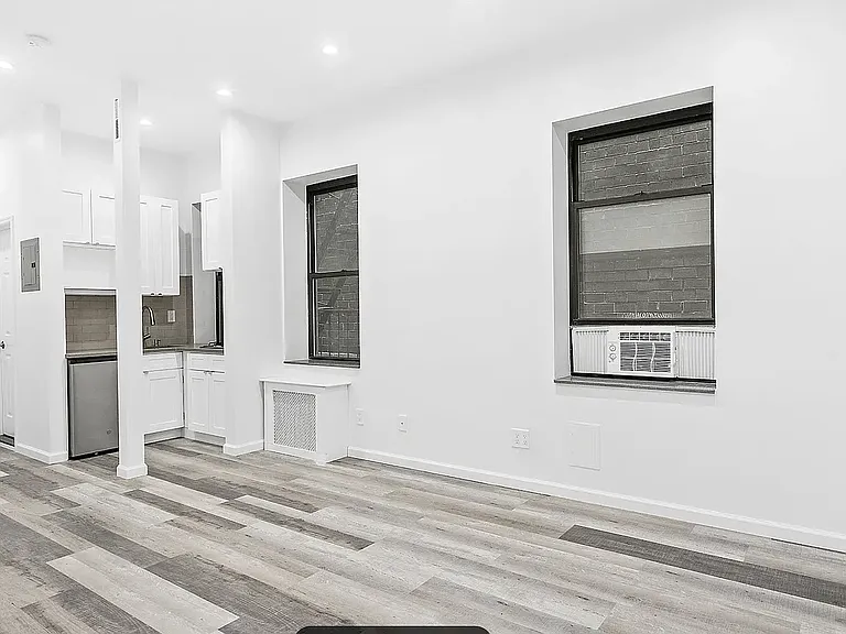 342 W 56th St #5-E — Photo 2