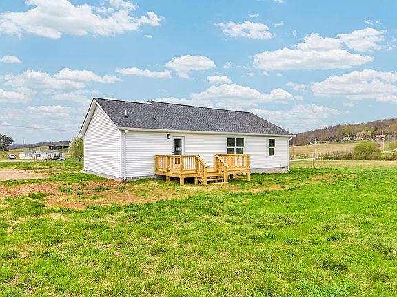 4th image of 166 Plum Creek Rd