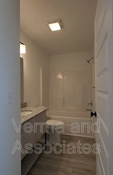 1091 Kentucky Ave — Photo 4