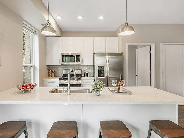 HIGHPOINT Barrington — Photo 143