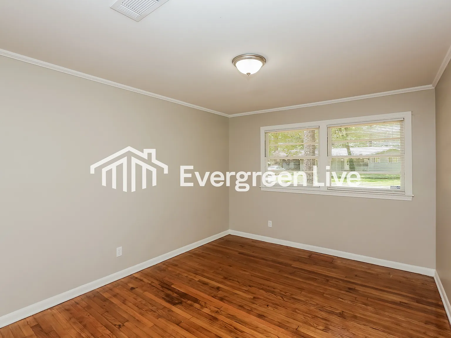 3 bed, 2.0 bath, 1627 sqft, $1,495 — Photo 3