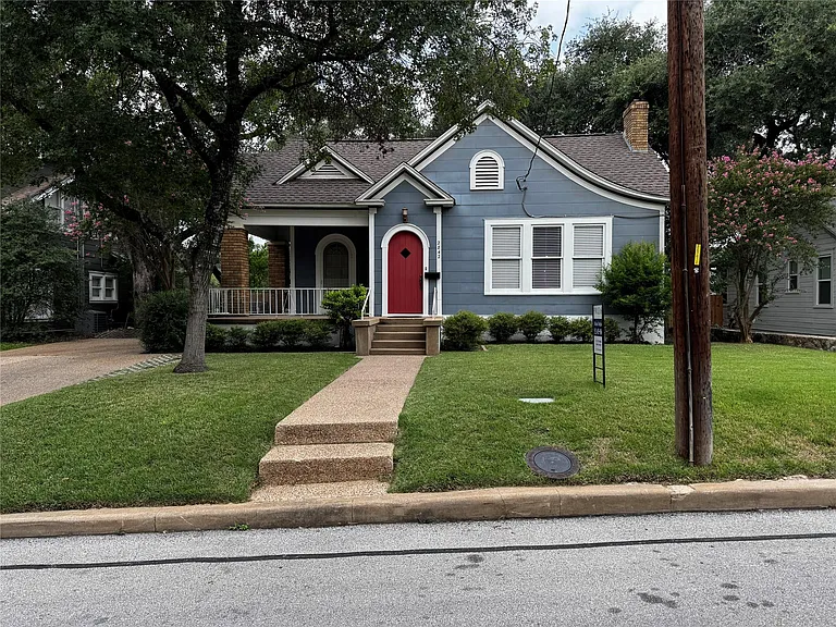 2842 Shoal Crest Ave — Photo 2