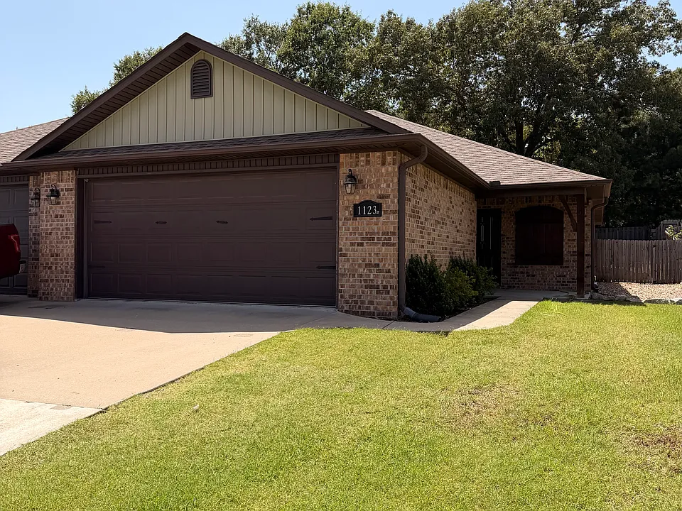 1123 Springhill Rd