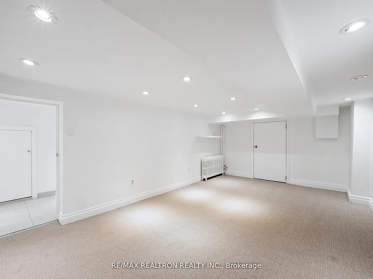 186 Wanless Ave — Photo 32