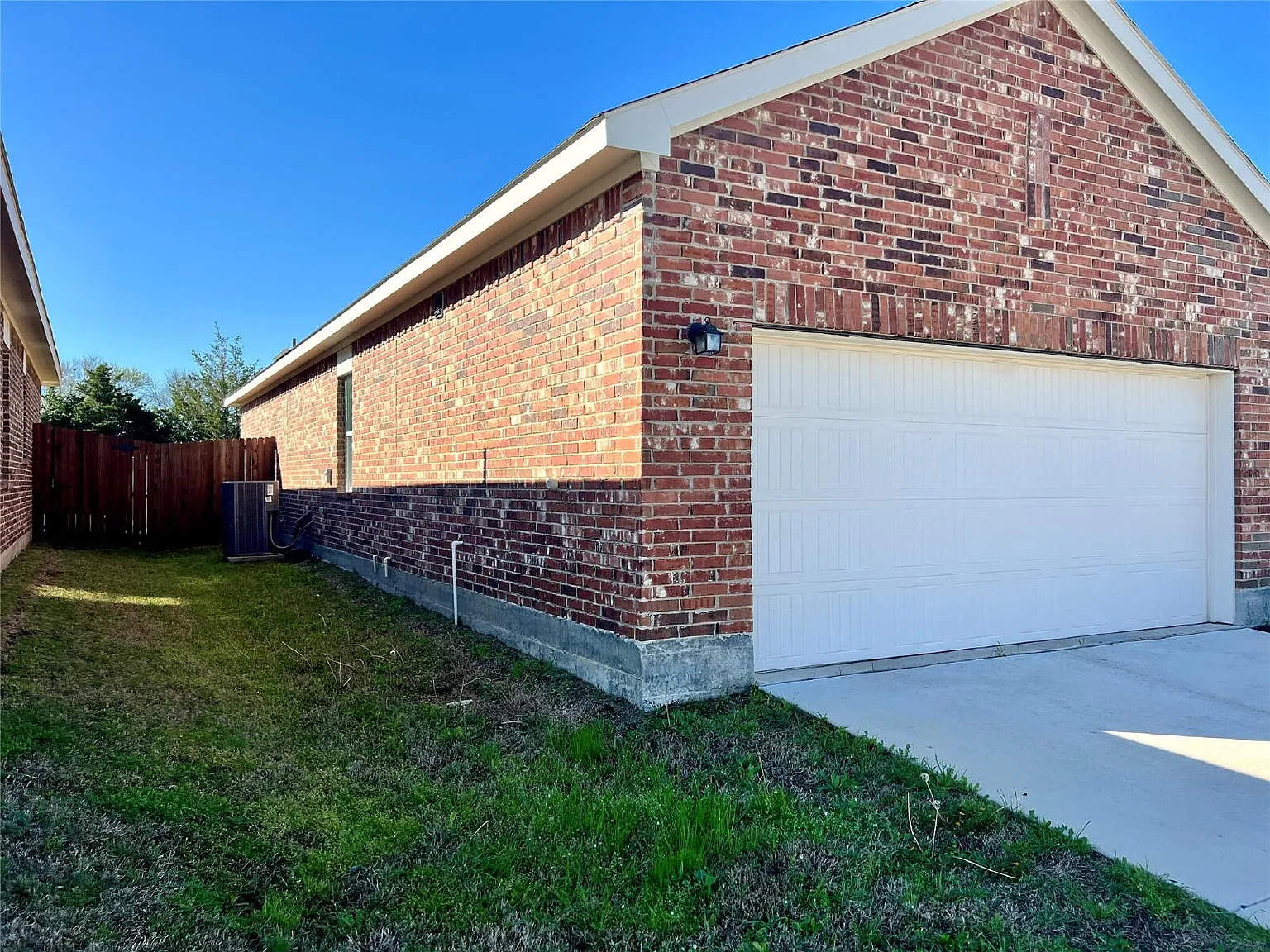 4 bed, 2.0 bath, 1778 sqft, $1,895 — Photo 3