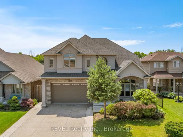 9208 Hendershot Blvd, Niagara Falls, ON L2H 0E3