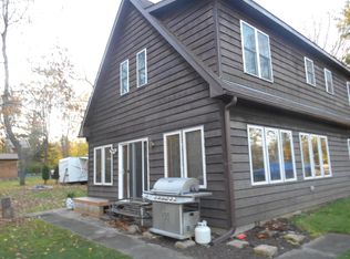 2215 Lagoon Dr, Fox River Grove, IL 60021