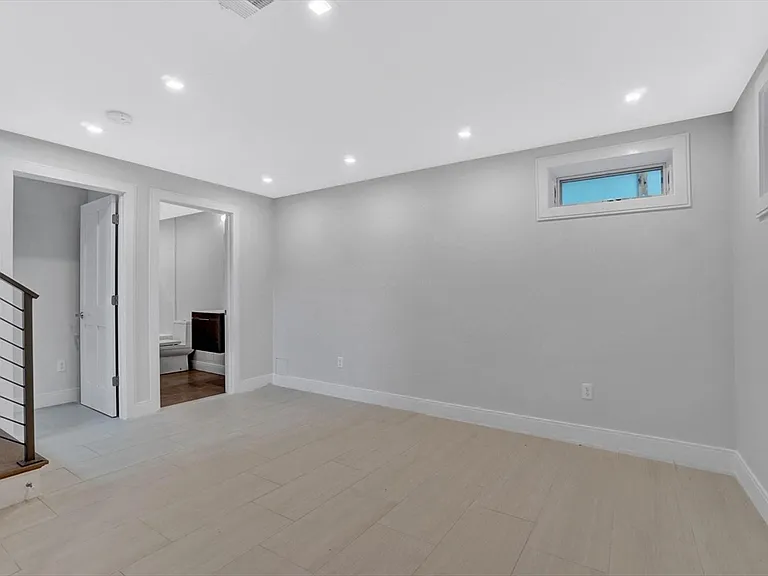 297 Concord Ave #1 — Photo 17