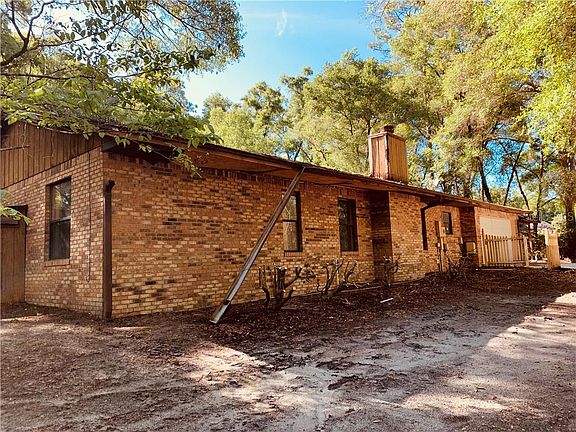 3rd image of 2160 W Dale Cir