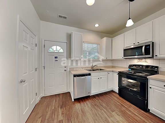 3rd image of 8428 Whisper Ridge Pl