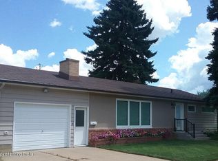 978 5th Ave W, Dickinson, ND 58601