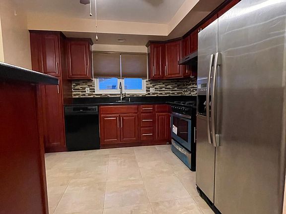 3rd image of 305 Elverton Ave