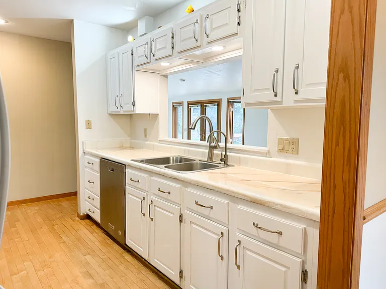 7102 Friendship Ln — Photo 5