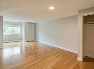 35 Prospect St APT 204, Woburn, MA 01801