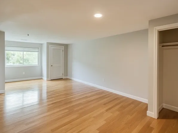 35 Prospect St APT 204, Woburn, MA 01801