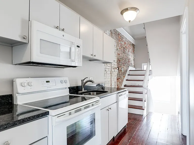 213 N 18th St #3 — Photo 4