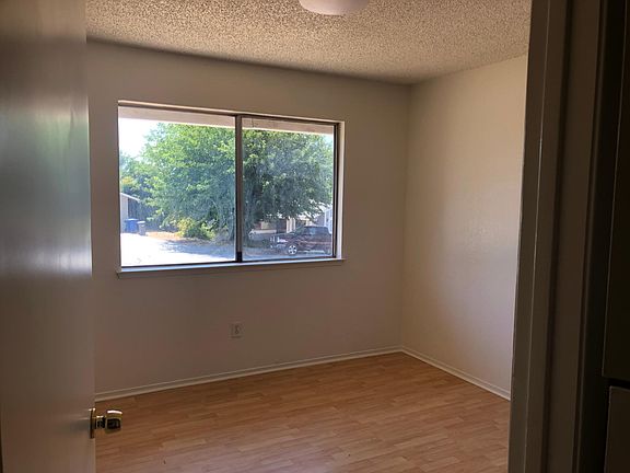 4th image of 1123 Nanette Ln