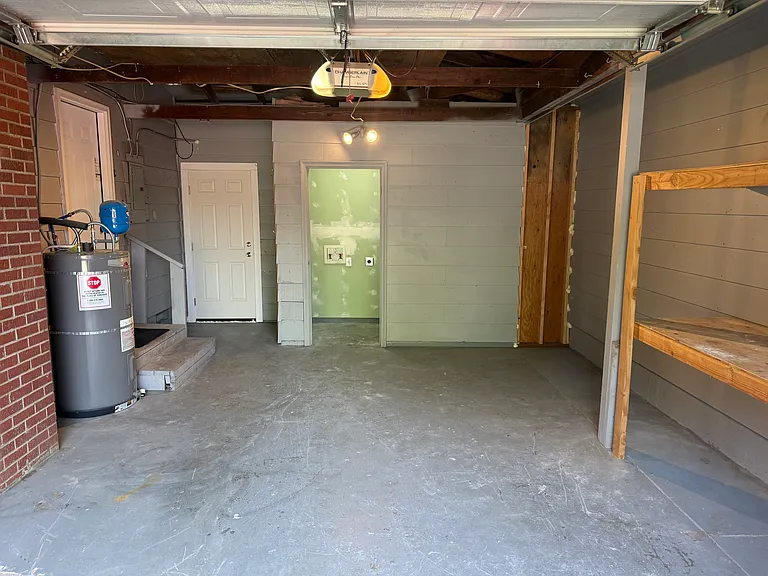 406 Hillview Dr — Photo 18