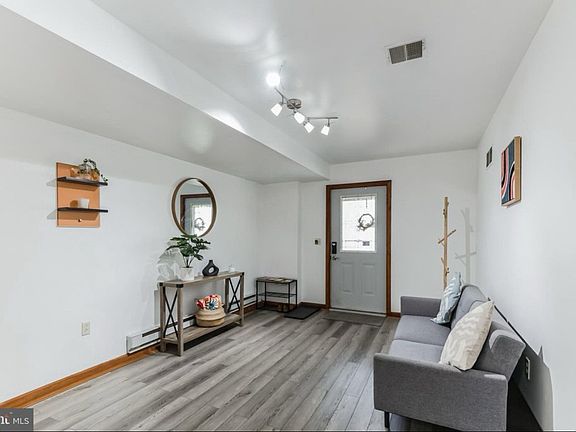 4th image of 3138 Wintergreen Ln #2