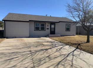 42 Halsey Dr, Hutchinson, KS 67502