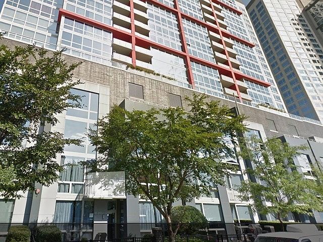 1st image of 1841 S Calumet Ave #Gu186