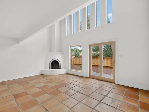 3079 Plaza Blanca, Santa Fe, NM 87507