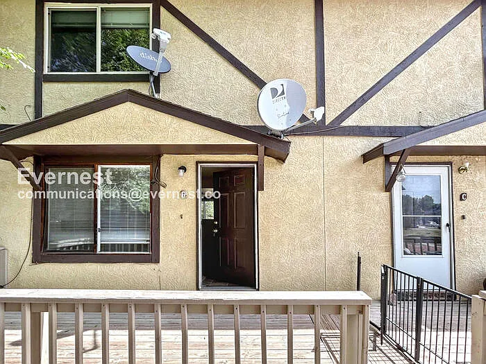1985 Mineola Ct #D — Photo 2