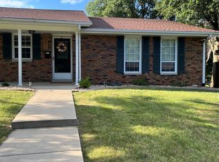 512 E Mary Dr, Troy, IL 62294