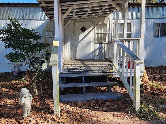 2nd image of 304 Magnolia Drive N