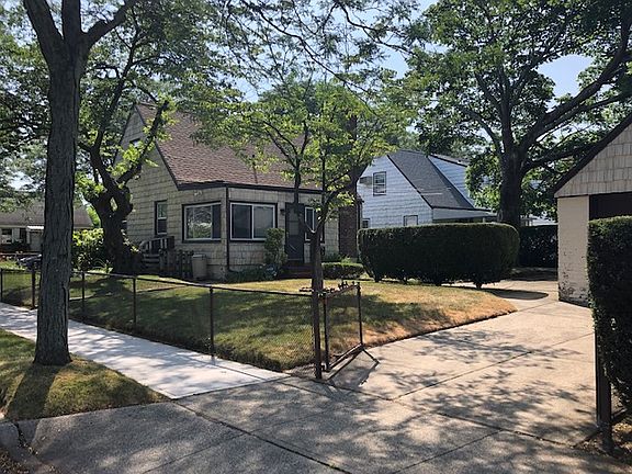 3rd image of 7906 262nd St
