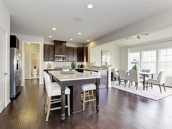 3rd image of 2683 Fairview Dr
