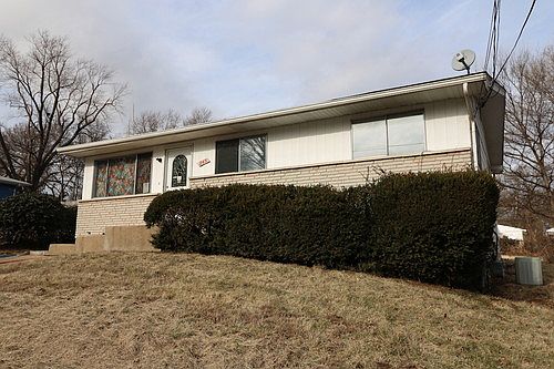 3rd image of 245 Becker Dr