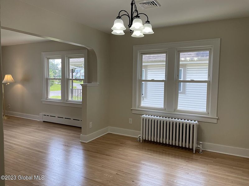 3rd image of 10 Woodside Avenue