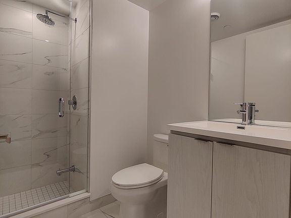 5th image of 55 Cooper St #3701