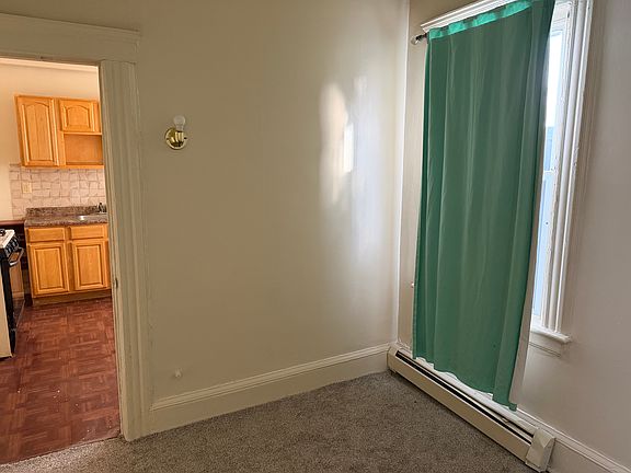 5th image of 240 Franklin St #240