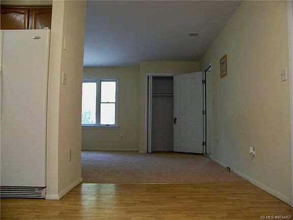 5th image of 109 E Lakeside Dr